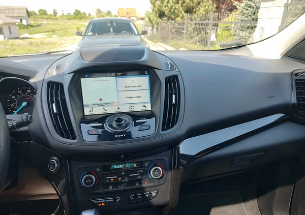Ford Escape cena 85200 przebieg: 81100, rok produkcji 2019 z Ostróda małe 191